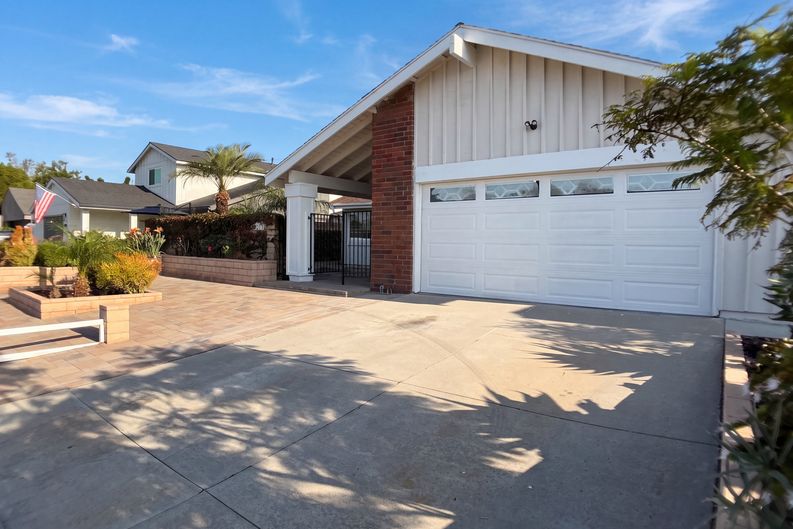 Photo 17 of 21 of 8361 Northport Dr, Huntington Beach, CA