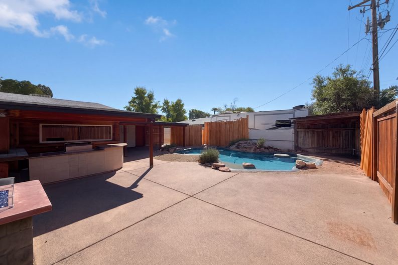 Photo 5 of 51 of 3016 N 47th St, Phoenix, AZ