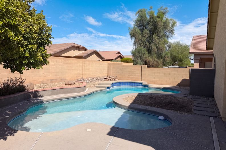 Photo 5 of 17 of 13026 W Corrine Dr, El Mirage, AZ