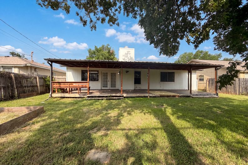 Photo 5 of 16 of 1803 Frontier Trl, Round Rock, TX
