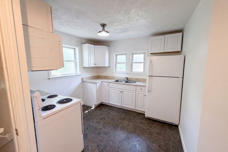 Photo 8 of 20 of 736 Bettes Ave, Akron, OH