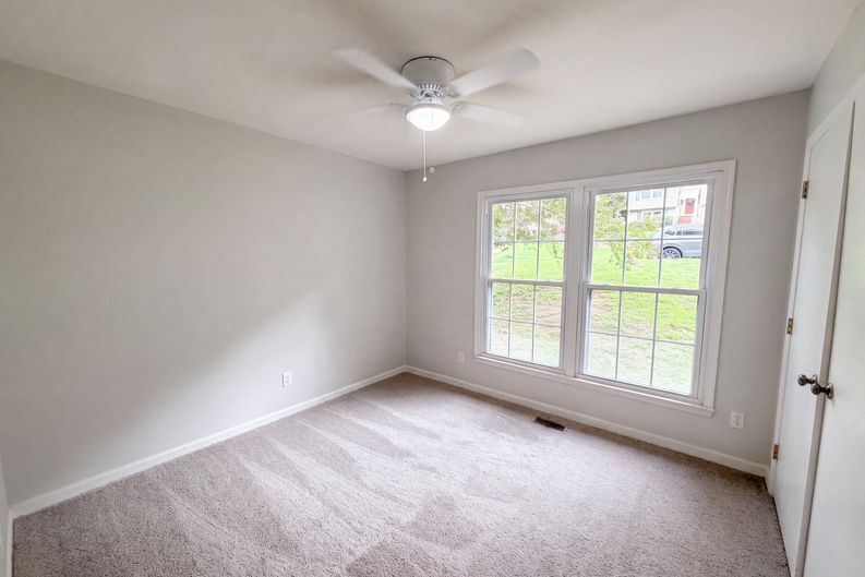 Photo 4 of 17 of 7816 Foxwood Dr, Raleigh, NC