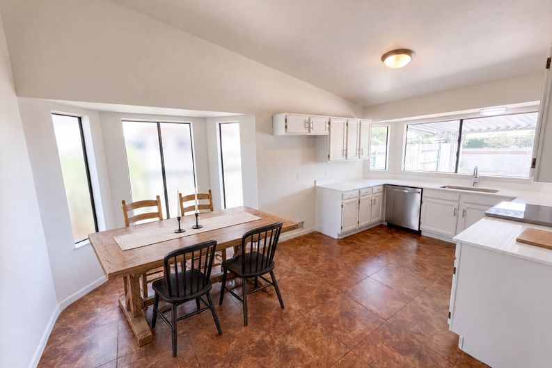 Photo 7 of 18 of 5840 N Belbrook Dr, Tucson, AZ