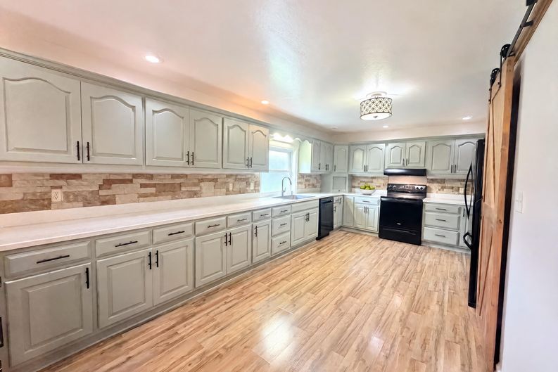 Photo 8 of 28 of 144 Lizzie Wallin Rd, Crab Orchard, KY