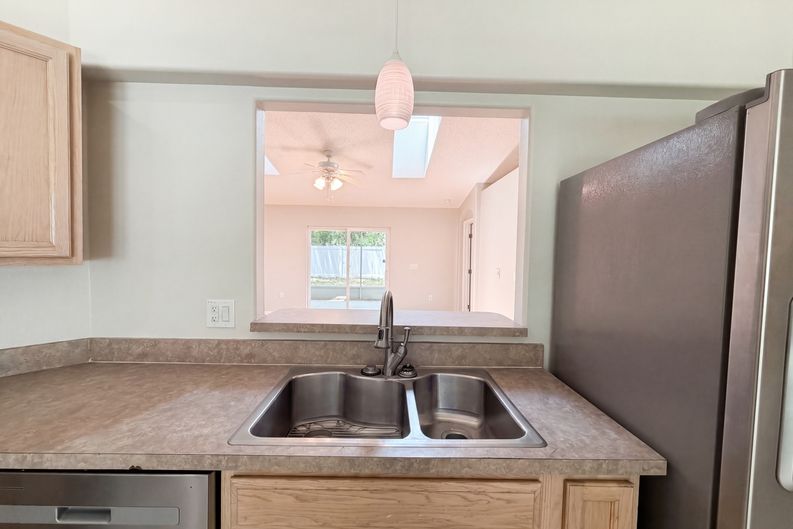 Photo 6 of 20 of 1360 Wildberry Ln, Deltona, FL