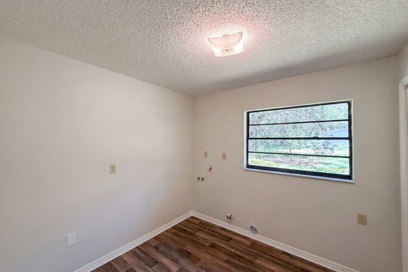 Photo 16 of 18 of 2505 Velma Ter, Leesburg, FL