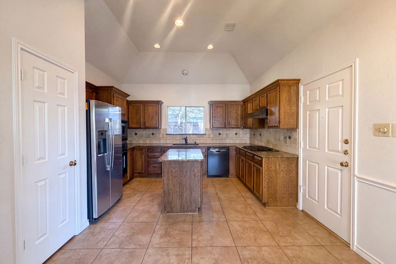 Photo 19 of 27 of 905 Ridgemont Dr, Allen, TX