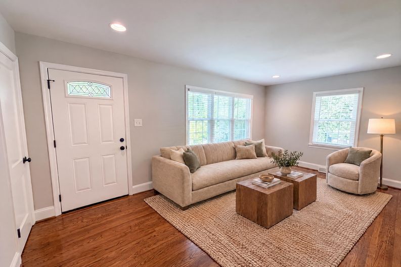 Photo 9 of 17 of 1712 N Roxboro St, Durham, NC