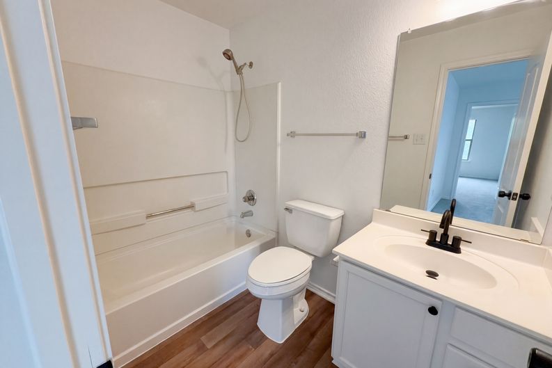 Photo 18 of 20 of 5406 S Hearsey Dr, Austin, TX