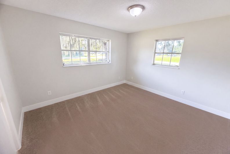 Photo 10 of 33 of 6501 Fort Pierce Blvd, Fort Pierce, FL