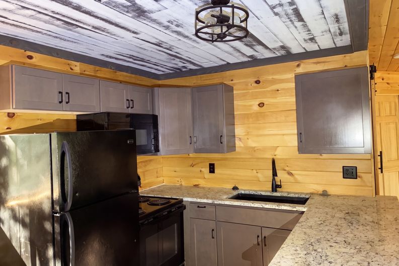 Photo 6 of 23 of 816 Hilltop Ln, Mount Jackson, VA