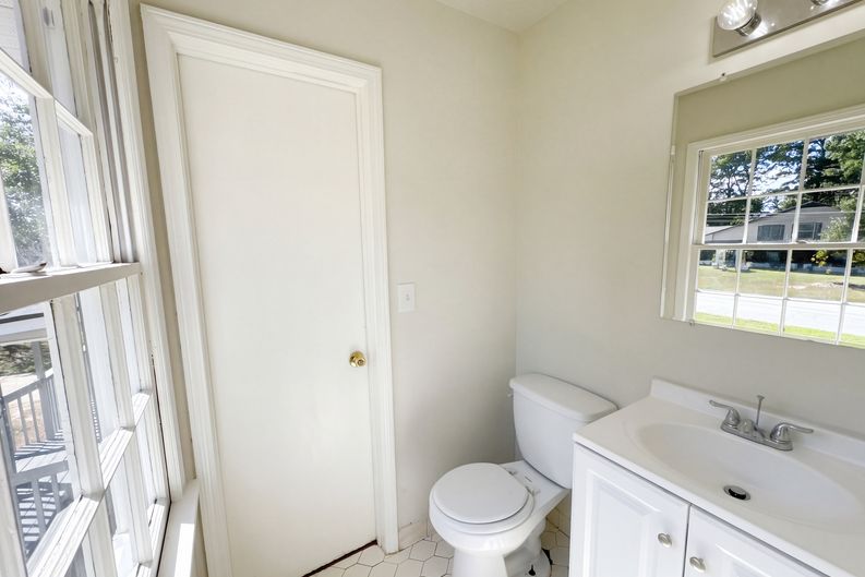Photo 13 of 20 of 5807 Cobbrook Dr, Ellenwood, GA