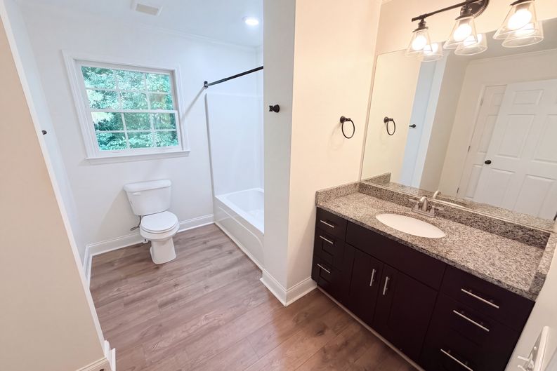 Photo 15 of 22 of 2674 Skylane Dr, Marietta, GA
