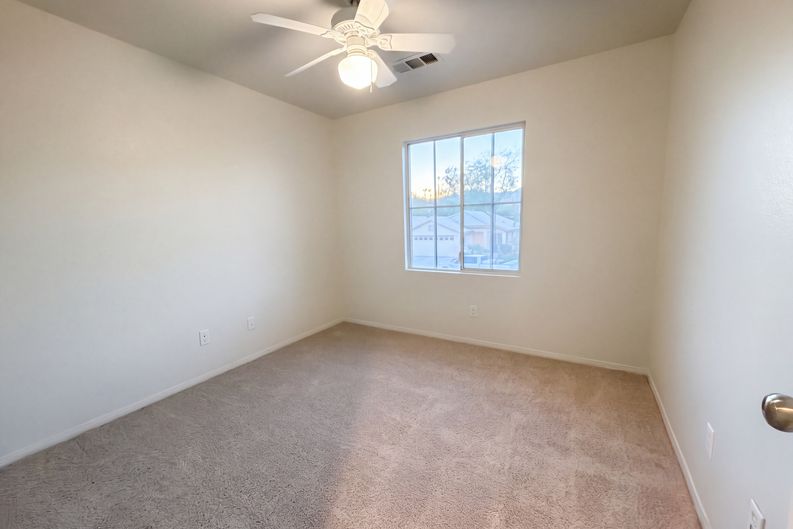 Photo 13 of 25 of 1008 Windhook St, Las Vegas, NV