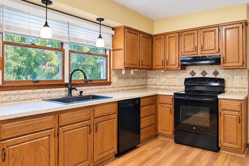 Photo 7 of 43 of 453 Carruthers Rd, Tallmadge, OH