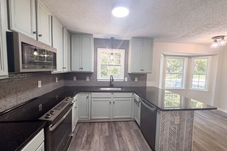 Photo 6 of 18 of 255 Rocky Point Ct, Fuquay Varina, NC