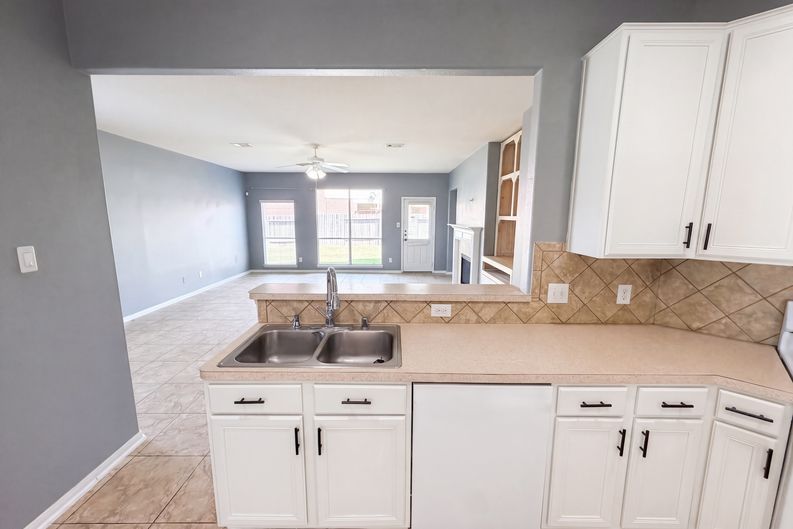 Photo 7 of 38 of 20610 Wren Hollow Way, Humble, TX