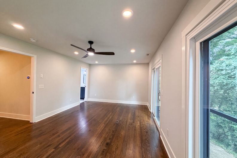 Photo 9 of 36 of 6112 Pinehurst Dr, Nashville, TN