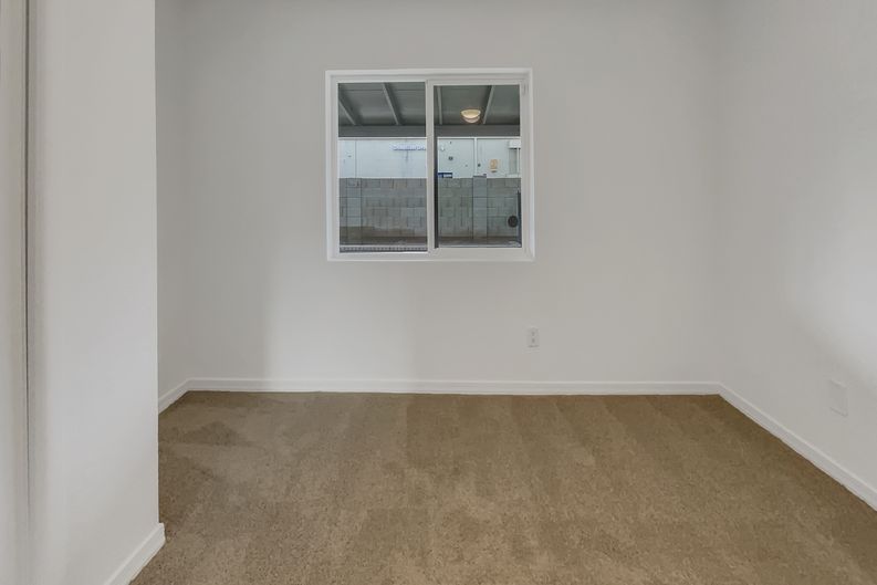 Photo 14 of 20 of 13628 N 40th Dr, Phoenix, AZ