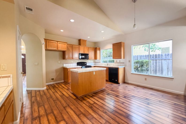 Photo 34 of 44 of 5344 Swindon Rd, Rocklin, CA