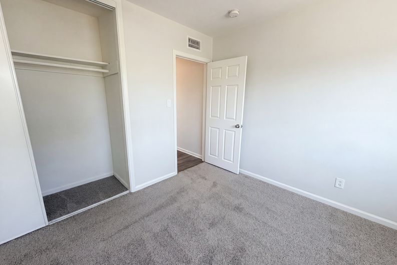 Photo 13 of 17 of 322 E Mariposa Dr, Rialto, CA