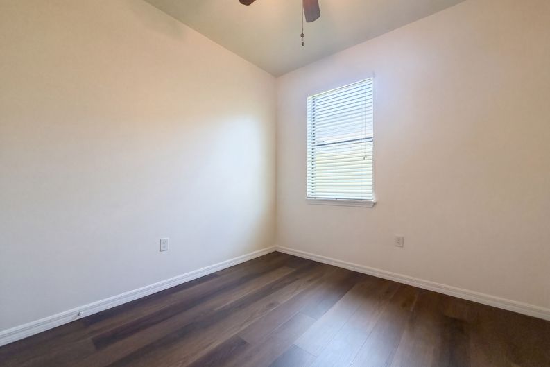 Photo 22 of 47 of 1416 Hickory View Cir, Parrish, FL
