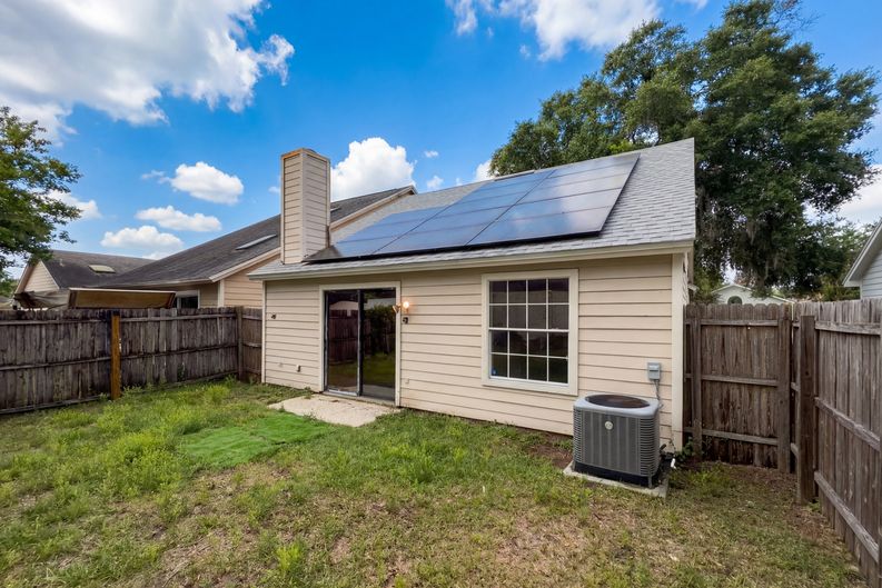 Photo 17 of 18 of 1696 Chatham Cir, Apopka, FL