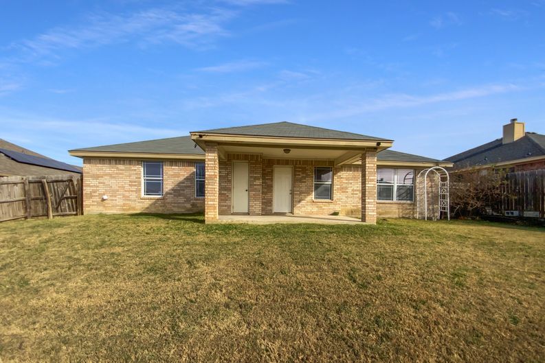 Photo 5 of 15 of 3808 Tatonka Dr, Killeen, TX