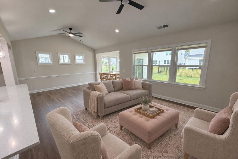 Photo 10 of 36 of 6109 Balham Ct, Charlotte, NC