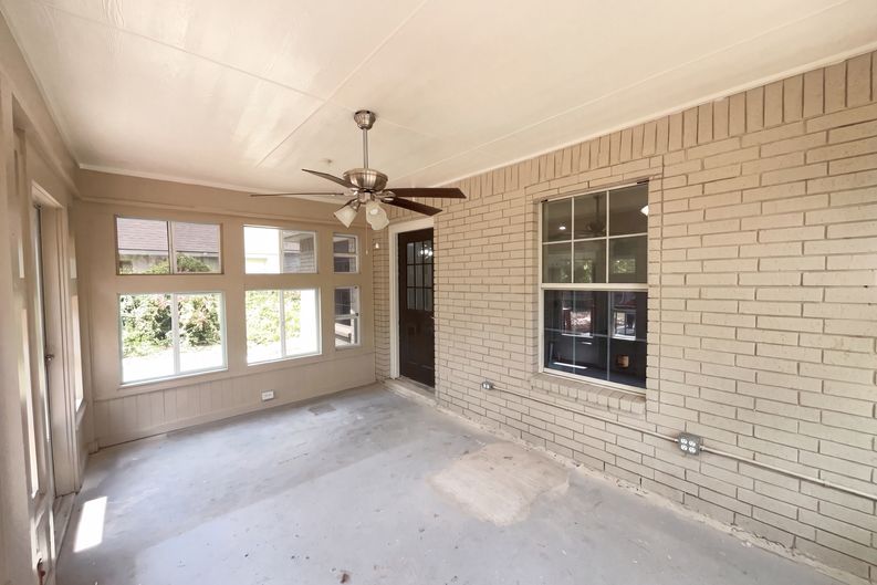 Photo 21 of 22 of 2106 Geneva St, Castroville, TX