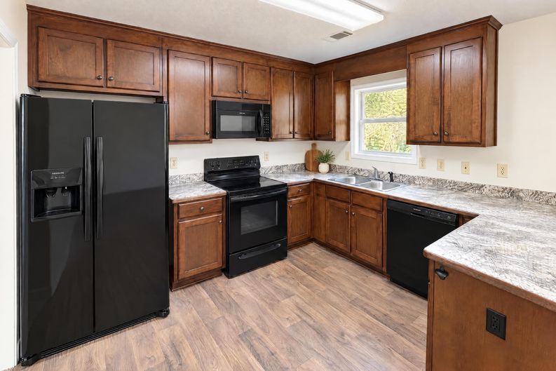 Photo 10 of 32 of 209 Brookside Dr, Lula, GA