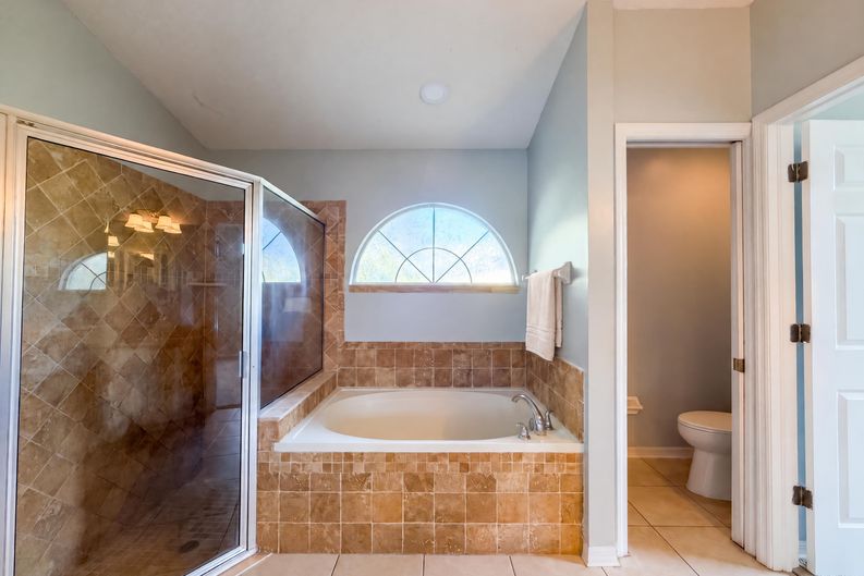 Photo 28 of 41 of 9703 Glenpointe Dr, Riverview, FL