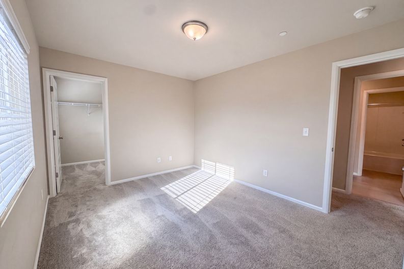 Photo 13 of 31 of 4335 Acacia Ln SE, Port Orchard, WA