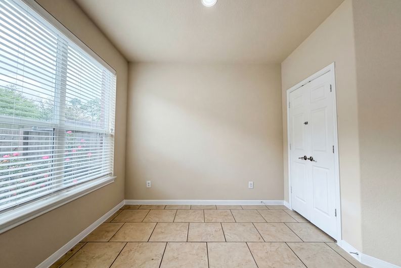 Photo 10 of 24 of 20192 Southwood Oaks Dr, Porter, TX