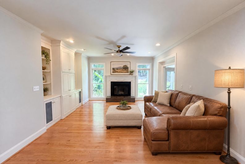 Photo 9 of 21 of 5309 Lancelot Dr, Charlotte, NC