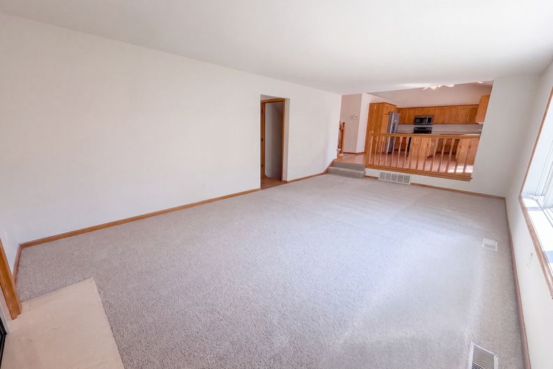 Photo 13 of 34 of 8763 Autumn Oaks Dr, Rockford, MN