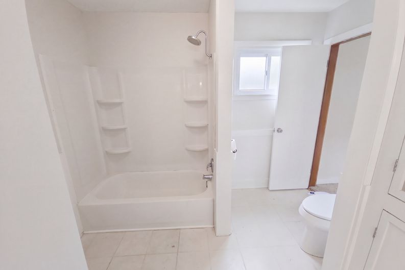 Photo 11 of 50 of 211 Roshon Dr, Medina, OH