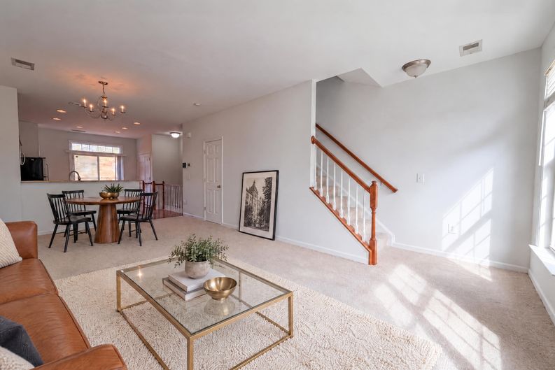 Photo 8 of 25 of 15613 John Diskin Cir, Woodbridge, VA