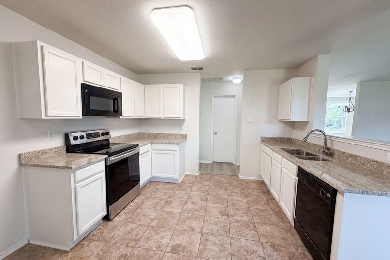 Photo 11 of 23 of 2904 Lake Vista Dr, Wylie, TX
