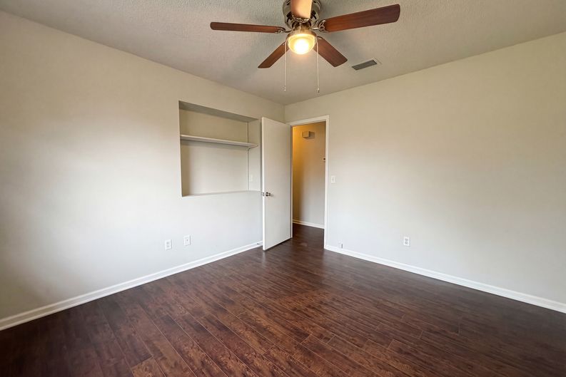 Photo 12 of 22 of 606 Gulfstream Trl S, Orange Park, FL