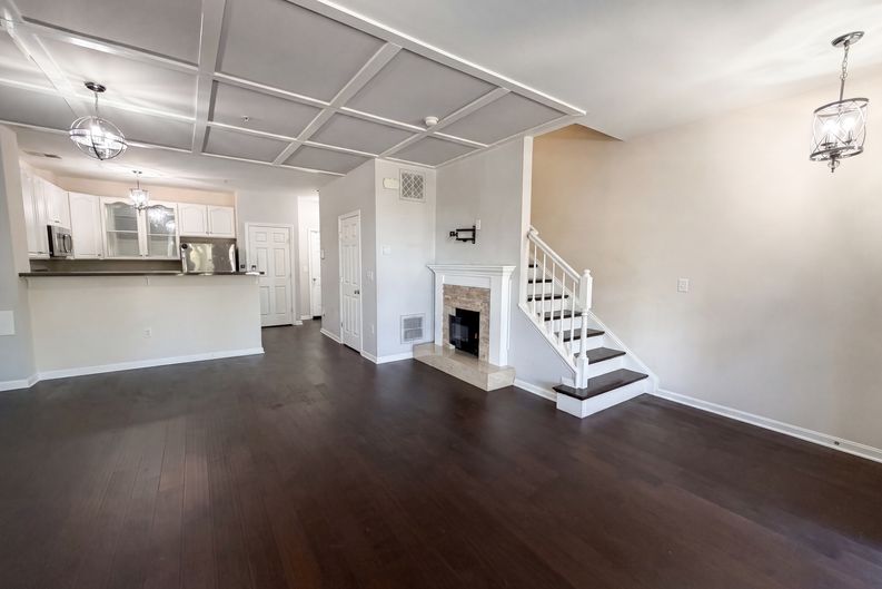 Photo 10 of 54 of 15489 Chopawamsic Ct, Woodbridge, VA