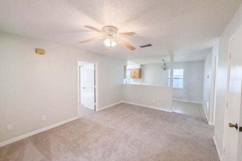 Photo 3 of 22 of 32444 Okaloosa Trl, Sorrento, FL