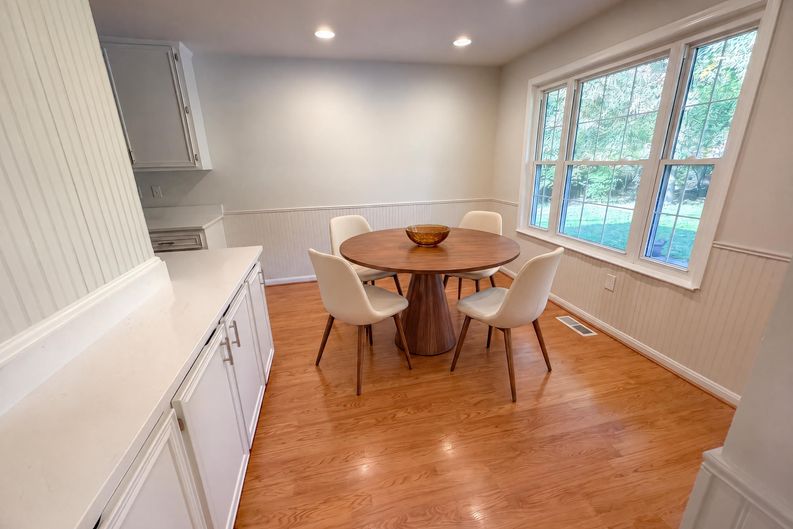 Photo 17 of 27 of 8303 Snowden Oaks Pl, Laurel, MD