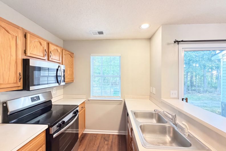 Photo 8 of 16 of 12605 Tucker Crossing Ln, Charlotte, NC