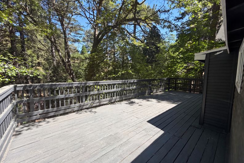 Photo 21 of 24 of 982 Oak Dr, Crestline, CA