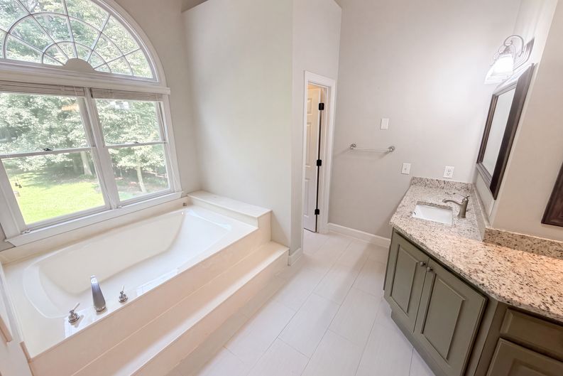 Photo 17 of 40 of 120 Bay Colt Rd, Alpharetta, GA