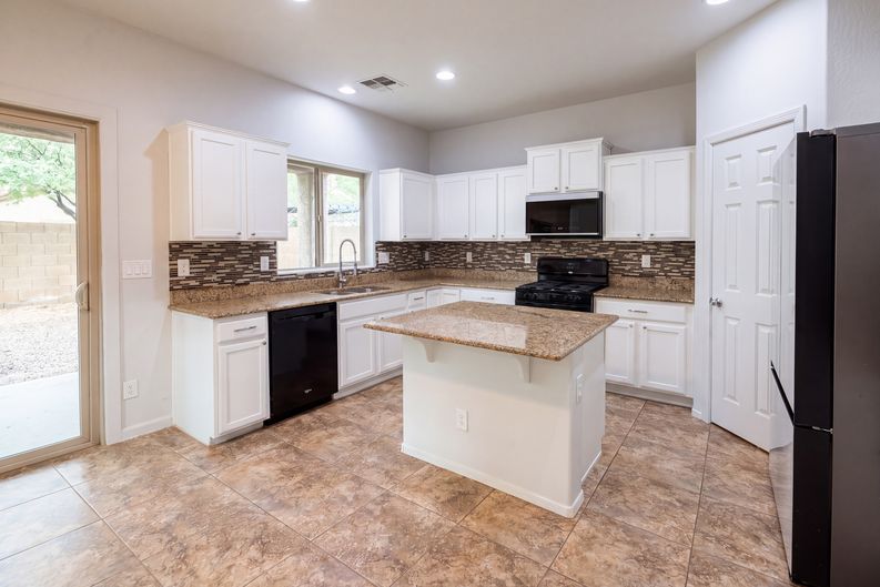 Photo 10 of 40 of 5417 W Parsons Rd, Phoenix, AZ