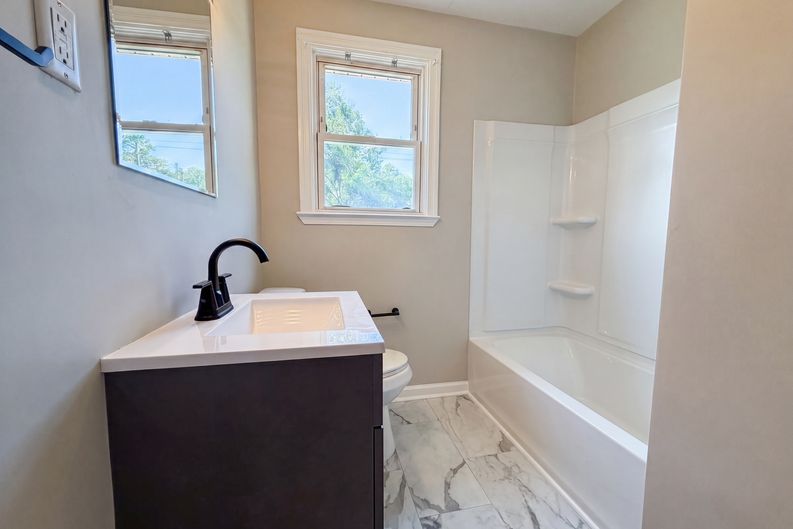 Photo 15 of 20 of 3006 Hilldale Rd, West Columbia, SC