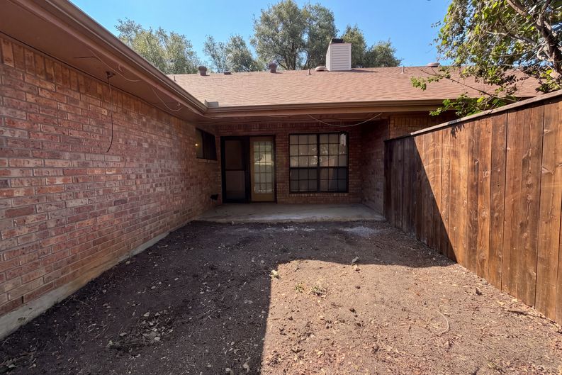 Photo 5 of 17 of 5836 Westhaven Dr, Fort Worth, TX