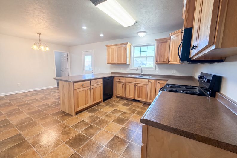 Photo 9 of 22 of 141 Thacker Dr, Portland, TN